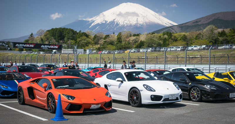 Illustration for article titled This Parking Lot Party Reveals Just How Wild Japan's Tuner Scene Can Get
